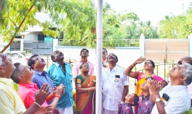 74 வது குடியரசு தினவிழா : மேற்கு மண்டல தலைவர் கொடியேற்றி மரியாதை...!