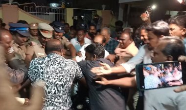 தூத்துக்குடியில் பரபரப்பு...தூத்துக்குடி- நாசரேத் திருமண்டல இரு அணிகள் மோதல் - பாதிரியார் சிறைபிடிப்பு:  போலீஸ் குவிப்பு!!