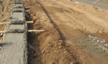 விளாத்திகுளம் அருகே தரமின்றி கட்டப்படும் சாலையோர தடுப்புச்சுவர்: பொதுமக்கள் புகார்!