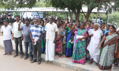 முத்தையாபுரம் பகுதியில் செல்போன் டவர் அமைக்க எதிர்ப்பு தெரிவித்து பொதுமக்கள் மனு!