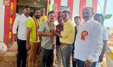 ரஜினிகாந்த் நலமுடன் வாழ ஸ்ரீ பழனி ஆண்டவர் திருக்கோவிலில் 108 பால்குடம்!!