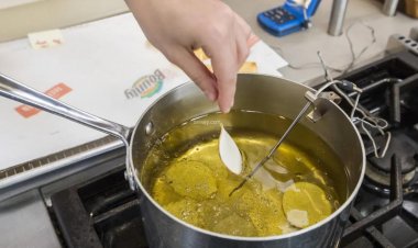 வீட்டில் உணவு பாதுகாப்பு - தினம் ஒரு தகவல் : வீட்டில் உபயோகிக்கபடும் எண்ணெய்களில் செய்யப்படும் கலப்படம்குறித்தும்... சட்ட அம்சங்கள் குறித்த தகவல்..!