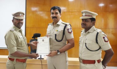 தூத்துக்குடி மாவட்டத்தில் கடந்த மாதம் சிறப்பாக பணியாற்றிய காவல்துறையினருக்கு எஸ்பி பாராட்டு!