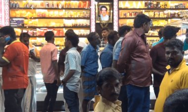 தூத்துக்குடியில் கெட்டுப்போன கேக் விற்பனை... வாடிக்கையாளர்கள் முற்றுகை!