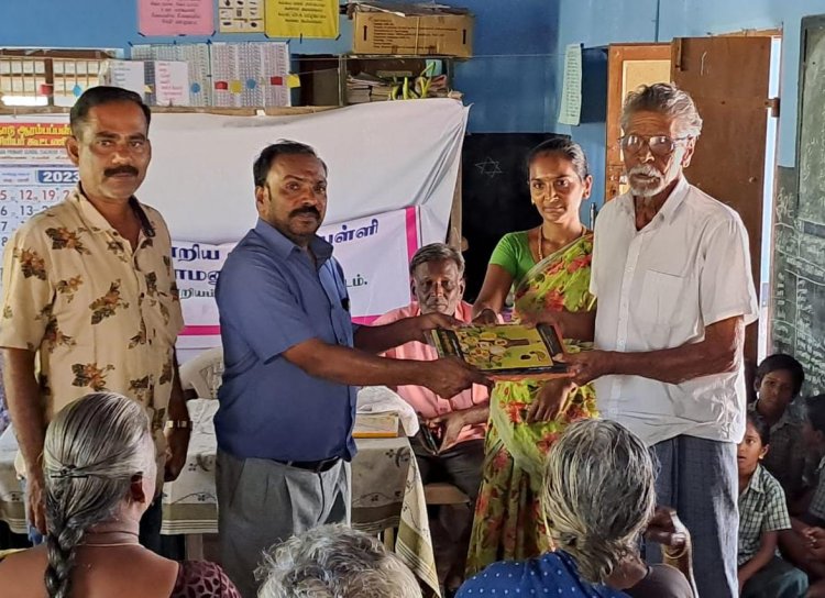 உலக தாய்மொழி தினத்தையொட்டி அரசுப்பள்ளியில் பாரத எழுத்தறிவு இயக்க பயிற்சி முகாம்!