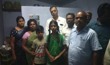 17 ஆண்டுகளாக மண்ணெண்ணெய் விளக்கில் இருந்த +2 மாணவி வீட்டிற்கு - 3 மணி நேரத்தில் மின்சாரம் வழங்கிய தூத்துக்குடி மாவட்ட ஆட்சியர்!!