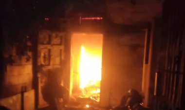 தூத்துக்குடியில் பரபரப்பு... பூட்டிய வீட்டில் கேஸ் சிலிண்டர் வெடித்து சேதம் : போலீசார் விசாரணை!