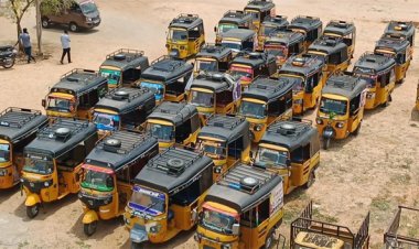 மினிபஸ்களை கண்டித்து ஆட்டோ ஓட்டுநர்கள் போராட்டம்: RTO அலுவலகத்தில் பரபரப்பு!!