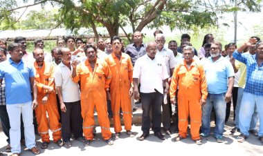 பிஎஸ்ஏ சிகால் நிறுவனத்தின் கொடூர சுரண்டல் : ஆட்சியர் அலுவலகத்தில் தொழிலாளர்கள் முற்றுகை!