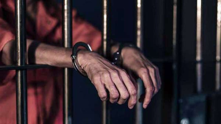 தூத்துக்குடியில் செவிலியரை கத்திரிக்கோலால் தாக்கிய கணவர் கைது!!