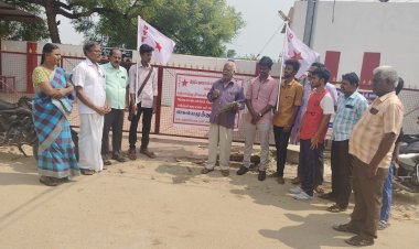 சாலையை சீரமைக்க கோரி வாலிபர் சங்கம் சார்பில் கையெழுத்து இயக்கம்!