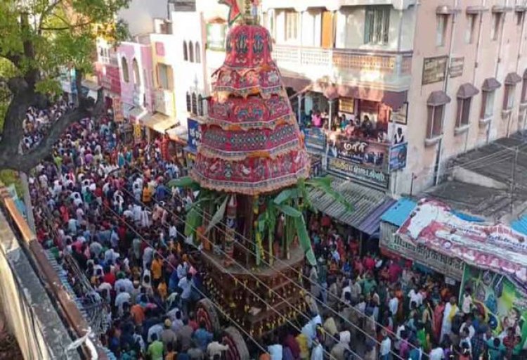விளாத்திகுளம் அருகே பொதுத் தேரில் சமுதாய கொடி கட்டியவர்கள் மீது வழக்கு பதிவு!