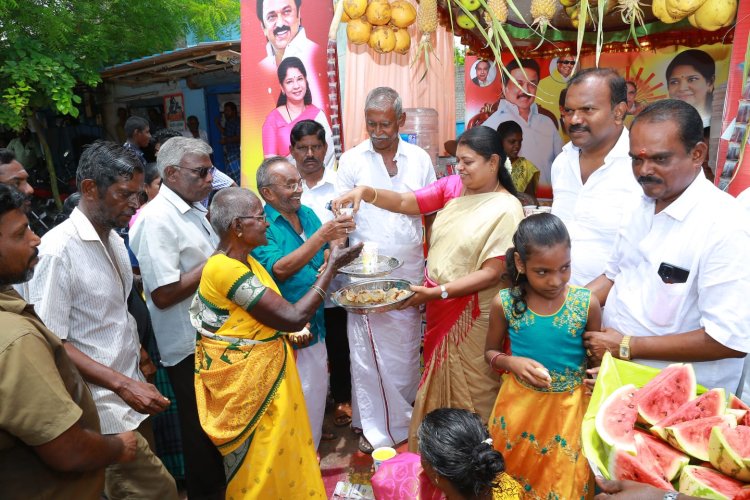 தூத்துக்குடியில் தண்ணீர்பந்தல் அமைச்சர் கீதாஜீவன், மேயர் ஜெகன் பெரியசாமி திறந்து வைத்தனர்!