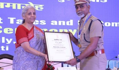 தூத்துக்குடி நுண்ணறிவு பிரிவு அதிகாரிக்கு ஜனாதிபதி விருது: மத்திய அமைச்சர் வழங்கினார்!