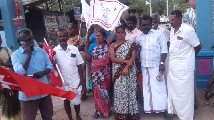 கூட்டு பாலியல் செய்யப்பட்ட இளம் பெண்ணிற்கு நீதி கேட்டு ஆர்ப்பாட்டம்!