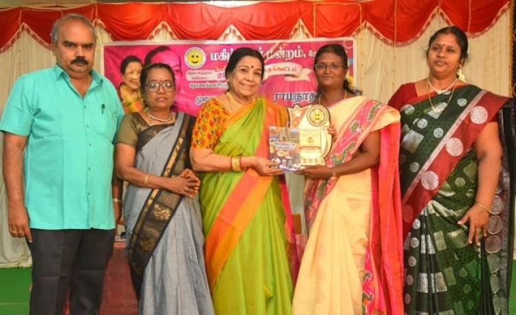 சதுரங்க போட்டியில் மாநில அளவில் வெற்றி பெற்ற ஆசிரியைக்கு சாதனையாளர் விருது!