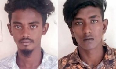 தூத்துக்குடியில் வேனை வழிமறித்து டிரைவரை தாக்கி செல்போன் பறிப்பு ‍: 2பேர் கைது!!