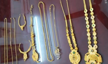 தூத்துக்குடியில் வீட்டில் இருந்த தங்க நகைகளை திருடிய கணவன் மனைவி கைது - ரூபாய் 7,80,000/- மதிப்புள்ள 27 பவுன் தங்க நகைகள் மீட்பு.