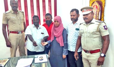 சாலையில் கிடந்த நகையை ஒப்படைத்த துறைமுக ஊழியருக்கு காவல்துறையினர் பாராட்டு!