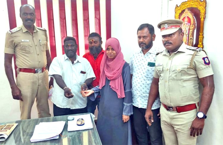 சாலையில் கிடந்த நகையை ஒப்படைத்த துறைமுக ஊழியருக்கு காவல்துறையினர் பாராட்டு!