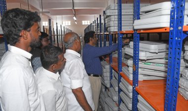 தூத்துக்குடி: 6 பேரவைத் தொகுதிகளுக்கும் மின்னணு வாக்கு இயந்திரங்கள் அனுப்பிவைப்பு