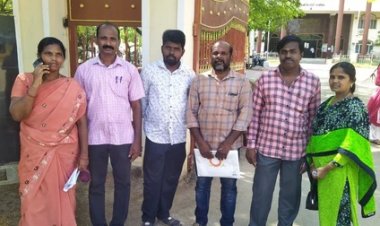 தூத்துக்குடியில் நீட் தோவில் இரண்டு விதமான வினாத்தாள்கள்?: பெற்றோா் புகாா்