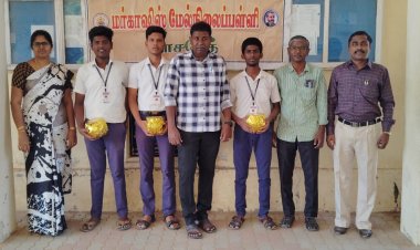 நாசரேத் மர்காஷிஸ் மேல்நிலைப் பள்ளியில் பன்னிரெண்டாம் வகுப்பு அரசு பொதுத்தேர்வில் முதல் மூன்று இடங்களை பெற்ற மாணவர்களுக்கு பாராட்டு விழா