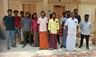 கோவில்பட்டி கோட்டாட்சியர் அலுவலகத்தினை முற்றுக்கையிட்ட சுமை தூக்கும் தொழிலாளர்கள் மற்றும் சமத்துவபுரம் மக்கள்!!