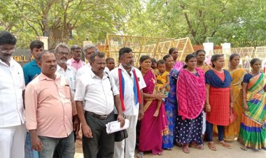 விளாத்திகுளம் அருகே தீண்டாமை சுவரை அகற்ற நடவடிக்கை: ஆட்சியரிடம் கிராம மக்கள் கோரிக்கை!