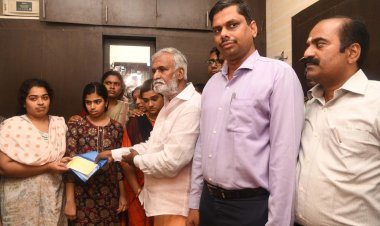 திருச்செந்தூர் கோவில் யானை தாக்கி இறந்தவர்கள் குடும்பத்திற்கு நிதியுதவி: அமைச்சர் பி.கே. சேகர்பாபு வழங்கினார்!!