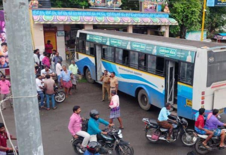 கோவில்பட்டி அருகே கட்டுப்பாட்டை இழந்த அரசு பேருந்து கோவில் சுவற்றில் மோதியது..!