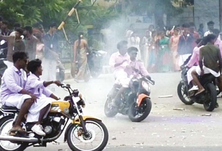 தூத்துக்குடியில் பைக் சாகம்: கல்லூரி மாணவர்கள் 14 பேர் மீது வழக்கு; ரூ.1.41 லட்சம் அபராதம்!