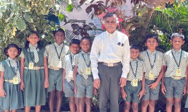 தூத்துக்குடி டூ சென்னைக்கு விமானத்தில் பறந்த மாணவர்கள்: கனவை நிறைவேற்றிய ஆசிரியர்!