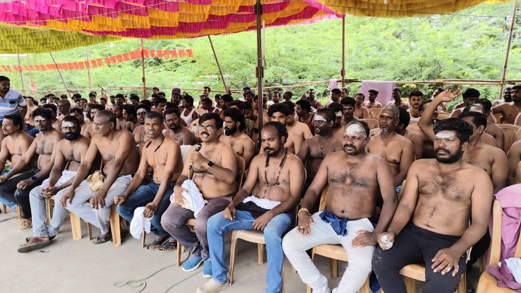 என்டிபிஎல் ஒப்பந்த தொழிலாளா்கள் அரை நிர்வாண போராட்டம்: 21ஆவது நாளாக வேலைநிறுத்தம்!