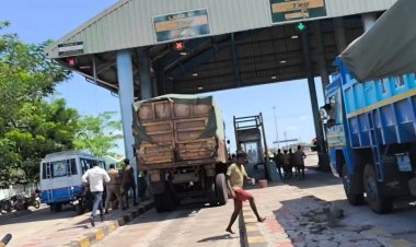 உயர்நீதிமன்ற தடையை மீறி சுங்க கட்டணம் வசூலிக்கும் தூத்துக்குடி டோல்கேட்... பொதுமக்கள் வாக்குவாதம்!