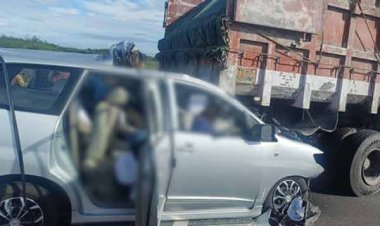 தூத்துக்குடி அருகே தஞ்சாவூர் மாவட்ட முதன்மை நீதிமன்ற நீதிபதி கார் விபத்து :4 பேர் பலி இரண்டு பேர் படுகாயம்!!