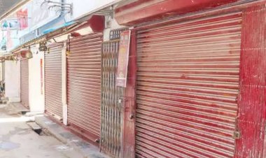 திருச்செந்தூர் நகராட்சியில் சொத்து வரி உயர்வுக்கு எதிர்ப்பு தெரிவித்து வியாபாரிகள் கடையடைப்பு போராட்டம்..!