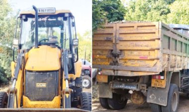 ஓடையில் சட்டவிரோதமாக மணல் அள்ளிய 2 பேர் கைது: டிப்பர் லாரி, பொக்லைன் எந்திரம் பறிமுதல்!!