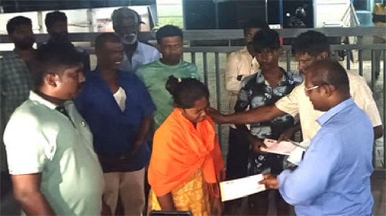 திருச்செந்தூரில் கழிவுநீா் தொட்டிக்குள் தவறிவிழுந்து உயிரிழந்த தூய்மைப் பணியாளரின் குடும்பத்திற்கு ரூ.20 லட்சம் இழப்பீடு!!