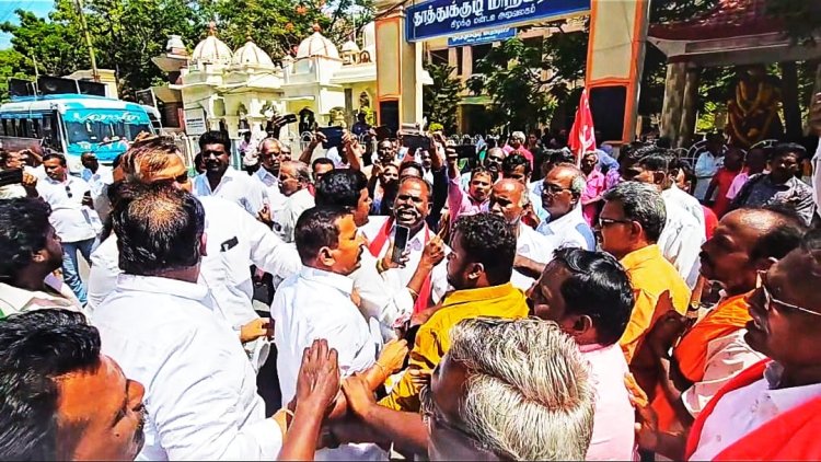 சுதந்திர போராட்ட வீரர் பிறந்தநாளில் போர்க்களமாக மாறிய தூத்துக்குடி பழைய மாநகராட்சி... தூத்துக்குடியில் பரபரப்பு!