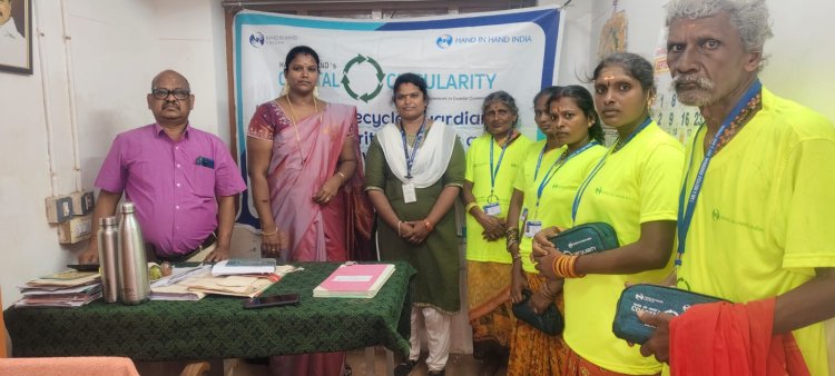 எரல் பகுதியில் பிளாஸ்டிக் குப்பைகளை சேகரித்து தரம் பிரித்து பூமிக்கு உதவும் "மறுசுழற்சி பாதுகாவலர்களுக்கு அடையாள அட்டை வழங்கல்..!