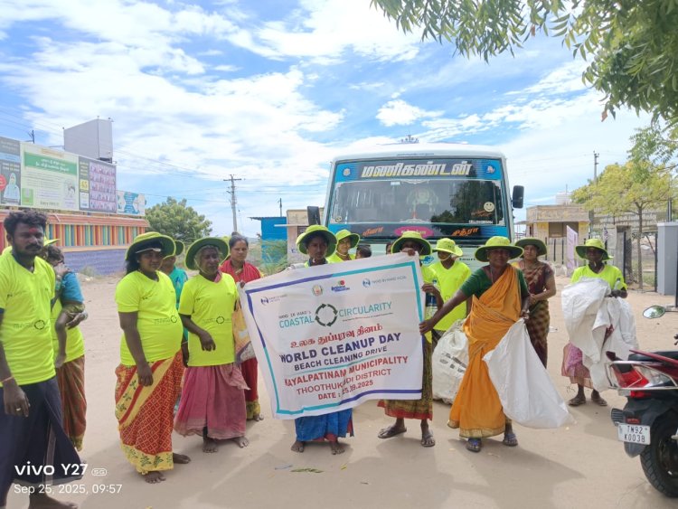 காயல்பட்டினம் கடற்கரையில் தொண்டு நிறுவனம் சார்பில் கடற்கரை தூய்மைப்படுத்தும் பணி..!