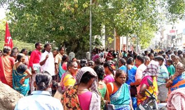 தூத்துக்குடி மாநகராட்சி அலுவலகம் முன்பு தூய்மை பணியாளர்கள் முற்றுகை போராட்டம்: தீபாவளி போனஸ் வழங்க கோரிக்கை!