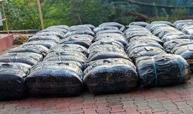 இலங்கைக்கு கடத்த முயன்ற ரூ.60லட்சம் பீடி இலை பறிமுதல் : சினிமா பாணியில் விரட்டி பிடித்த போலீசார்..!