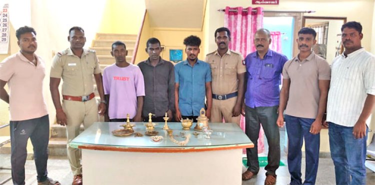 தூத்துக்குடியில் கோவிலில் பூட்டை உடைத்து திருடிய 3பேர் கைது - பூஜை பொருட்கள் மீட்பு..!