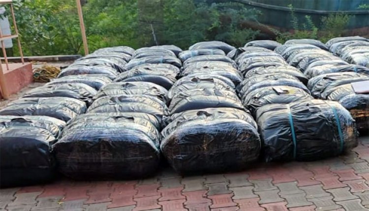 இலங்கைக்கு கடத்த முயன்ற ரூ.60லட்சம் பீடி இலை பறிமுதல் : சினிமா பாணியில் விரட்டி பிடித்த போலீசார்..!