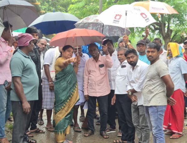 தூத்துக்குடியில் கொட்டும் மழையில் அமைச்சர் கீதாஜீவன் ஆய்வு!