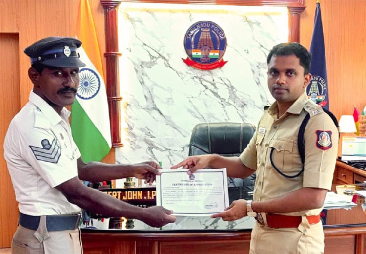 தண்டவாளத்தில் சிக்கித் தவித்த பசு, கன்று மீட்பு : காவலருக்கு எஸ்பி ஆல்பர்ட் ஜான் பாராட்டு!