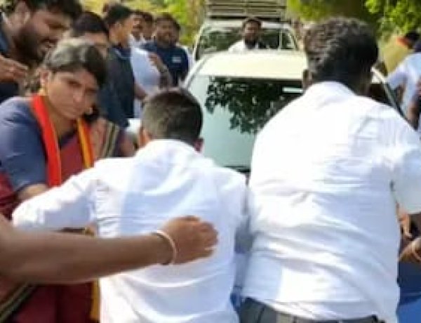 பனையூரில் விஜய் காரை திடீரென வழிமறித்த தவெக தூத்துக்குடி மாவட்ட பெண் நிர்வாகி  ... காலை முதல் காத்திருப்பு.. பின்னணி என்ன?