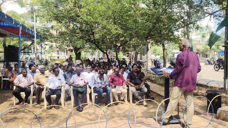 மத்திய அரசின் மக்கள் விரோத நடவடிக்கைகளை கண்டித்து ஊரக வளர்ச்சித் துறை அலுவலர்கள் உண்ணாவிரத போராட்டம்..!